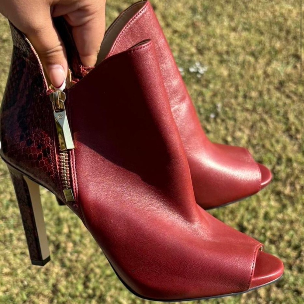 New Elegant Michael Kors Deep Red Peep-Toe Heels